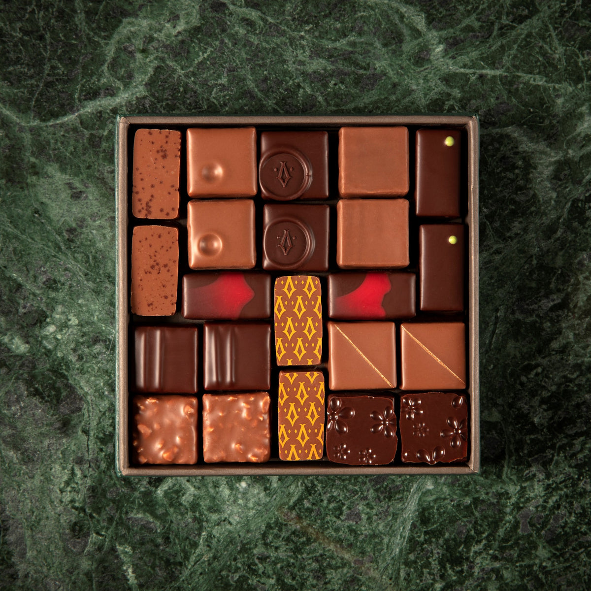 Harry Lowe- Ganache &amp; Praline- 22 piece