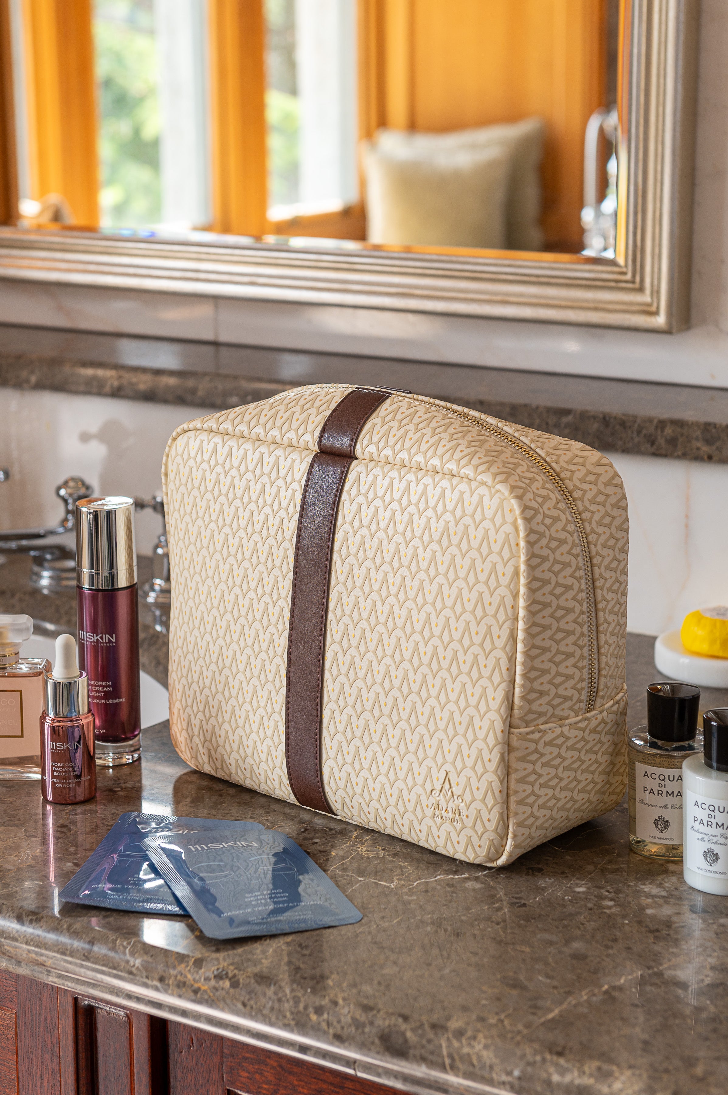 unique toiletry bags